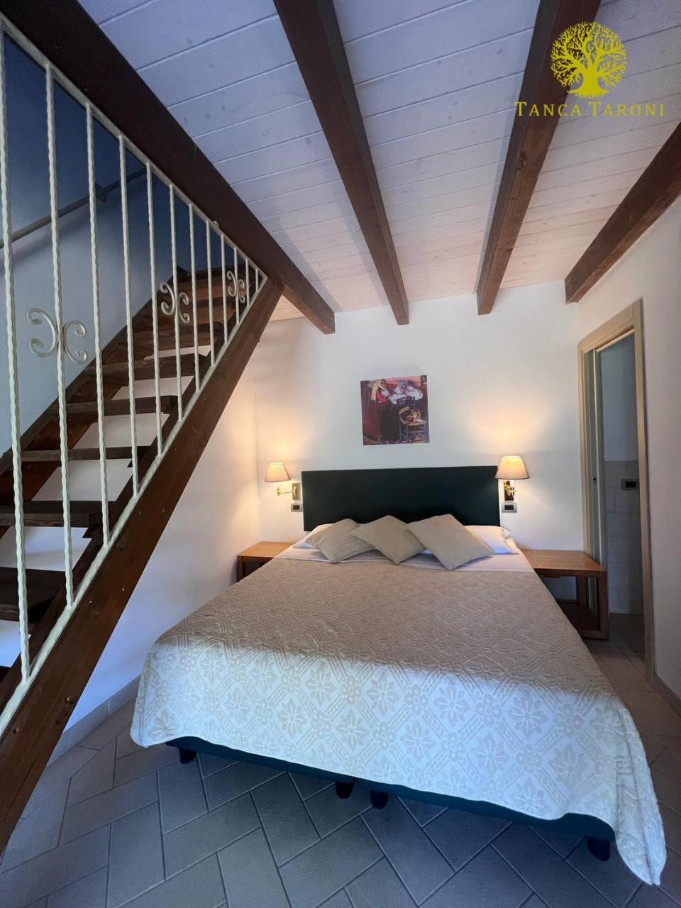 Agriturismo Bed And Breakfast Tanca Taroni 텔티 외부 사진