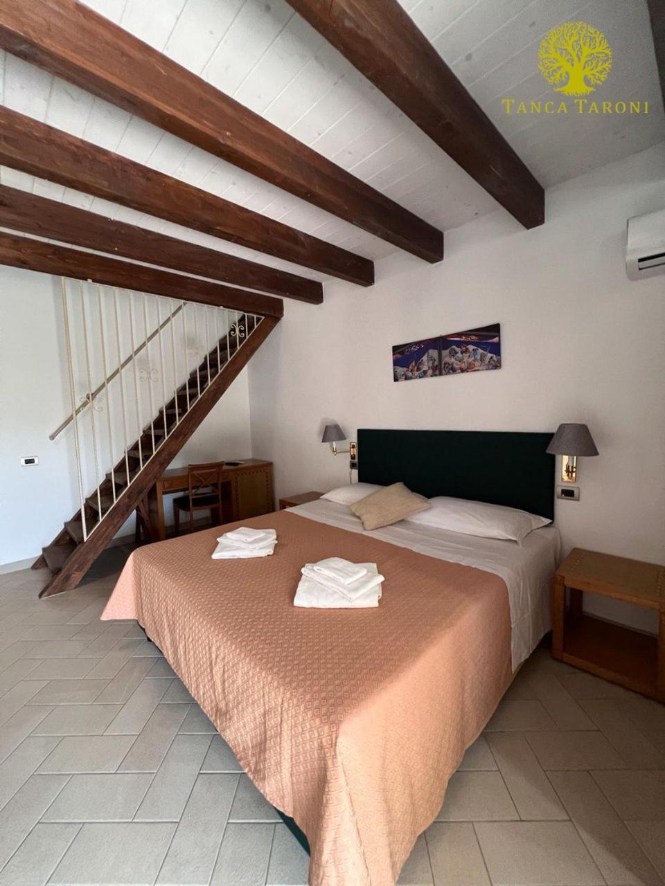 Agriturismo Bed And Breakfast Tanca Taroni 텔티 외부 사진