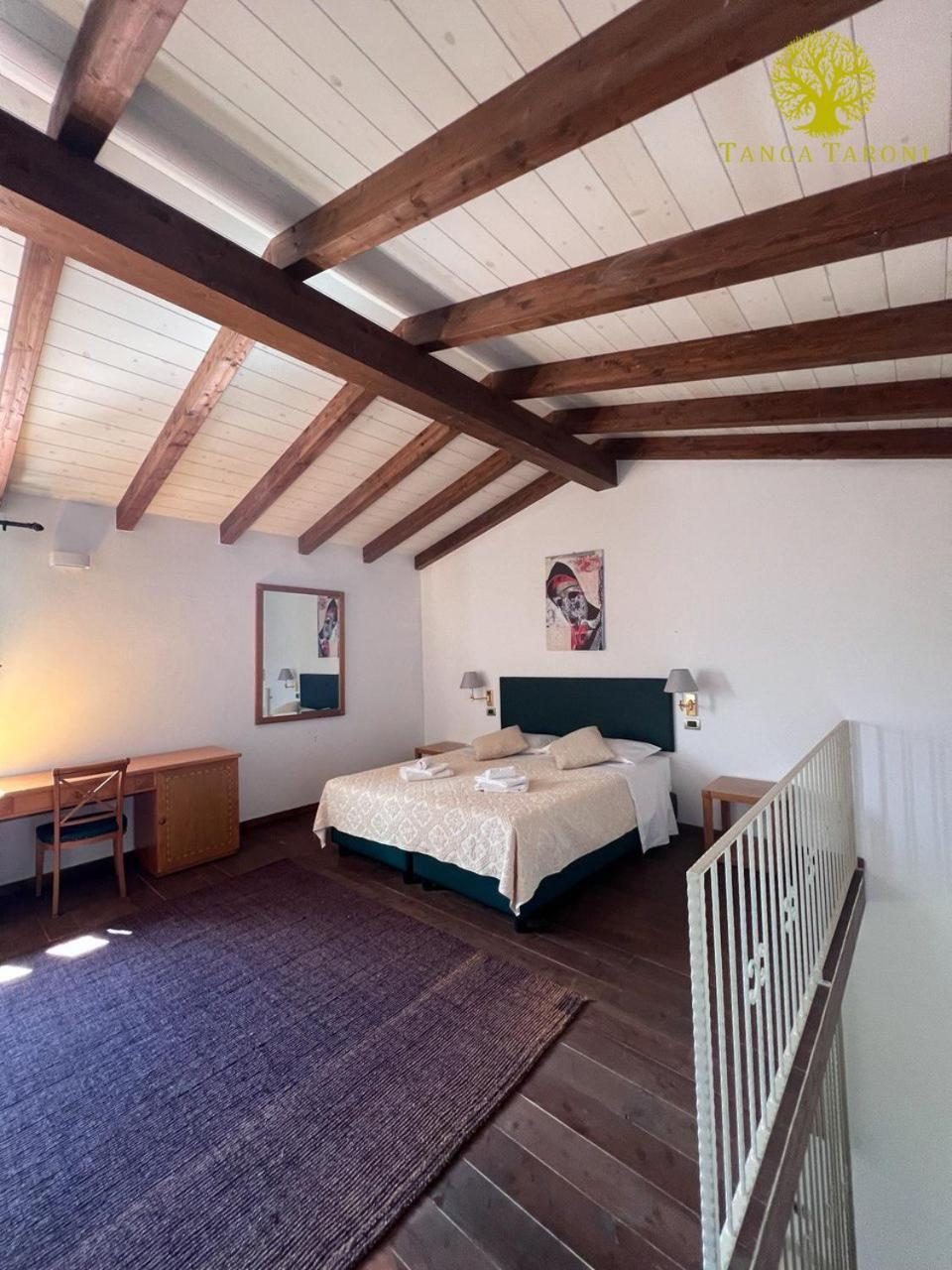 Agriturismo Bed And Breakfast Tanca Taroni 텔티 외부 사진