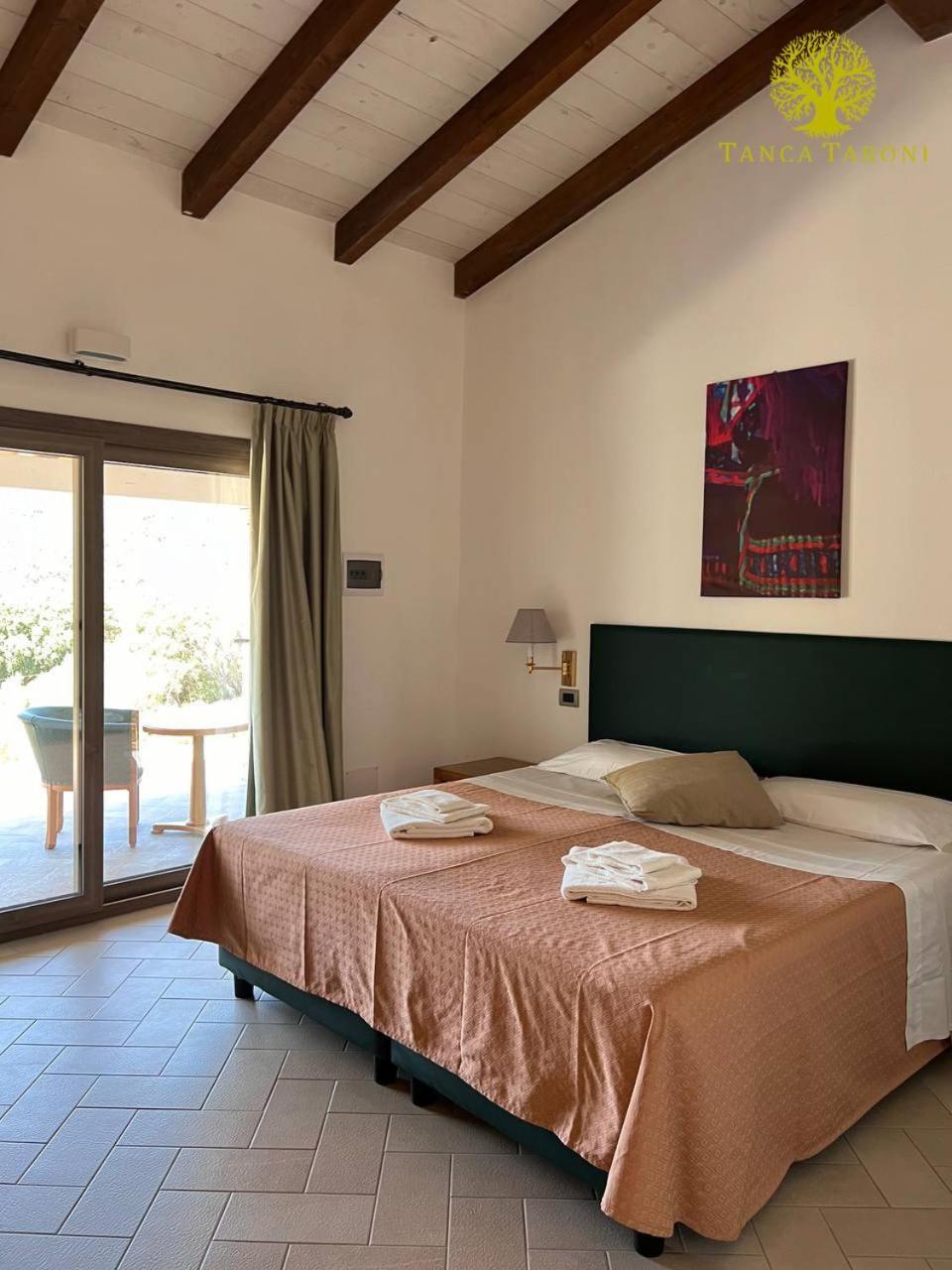 Agriturismo Bed And Breakfast Tanca Taroni 텔티 외부 사진