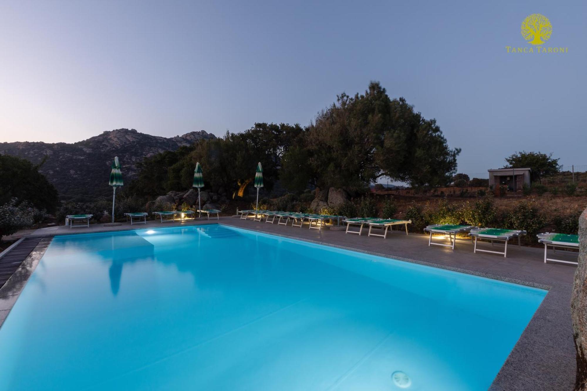 Agriturismo Bed And Breakfast Tanca Taroni 텔티 외부 사진