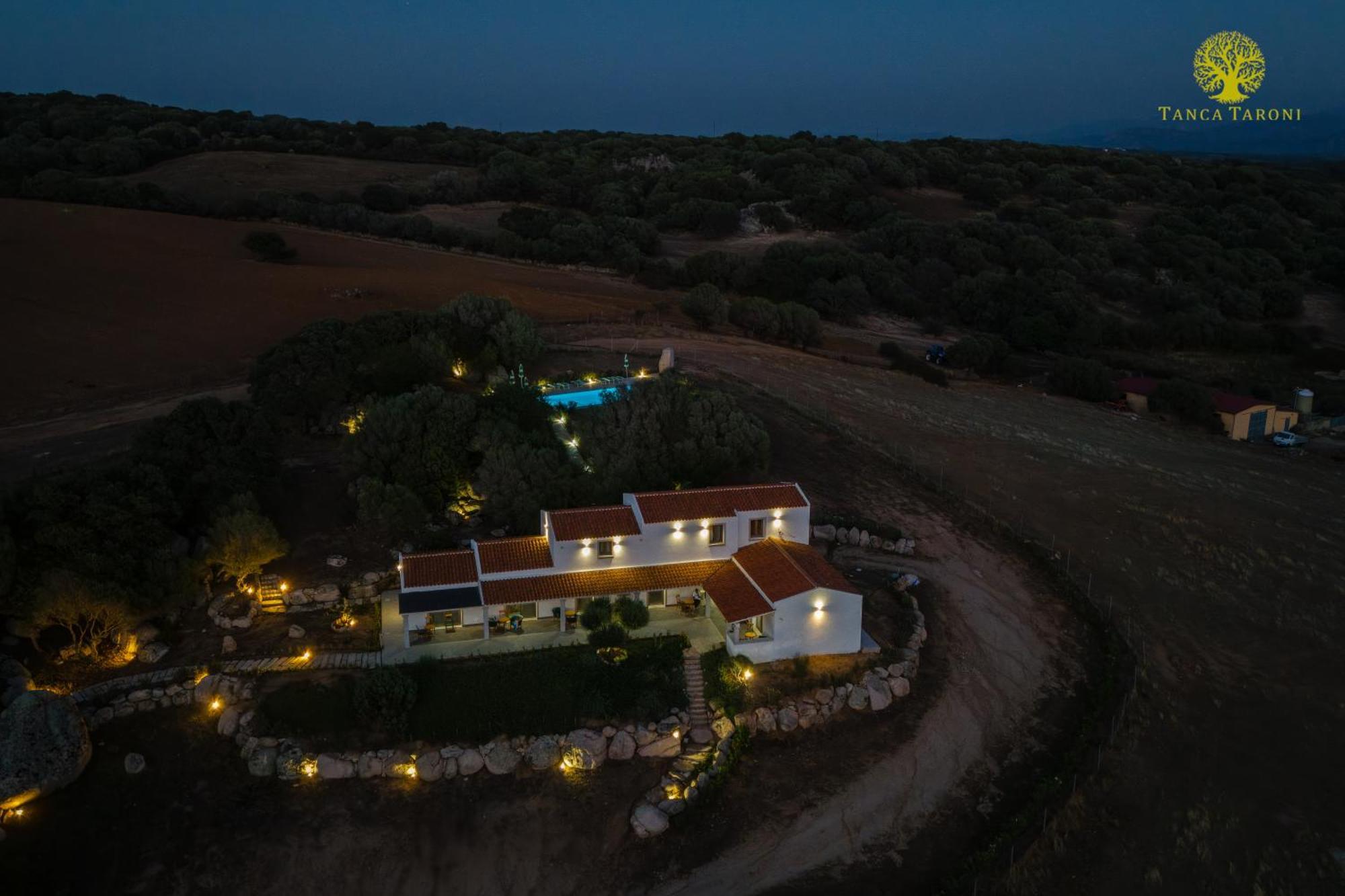 Agriturismo Bed And Breakfast Tanca Taroni 텔티 외부 사진