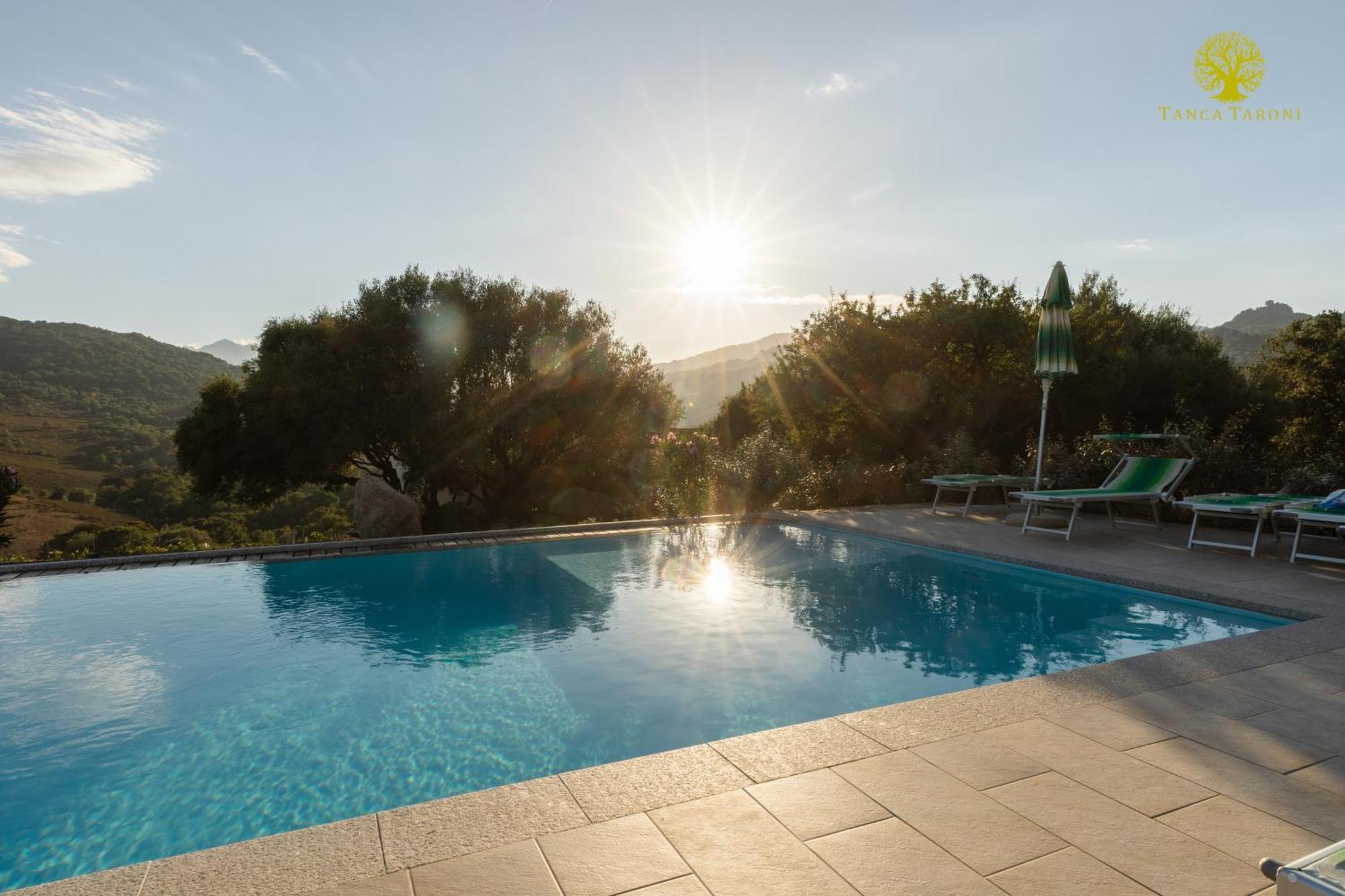 Agriturismo Bed And Breakfast Tanca Taroni 텔티 외부 사진