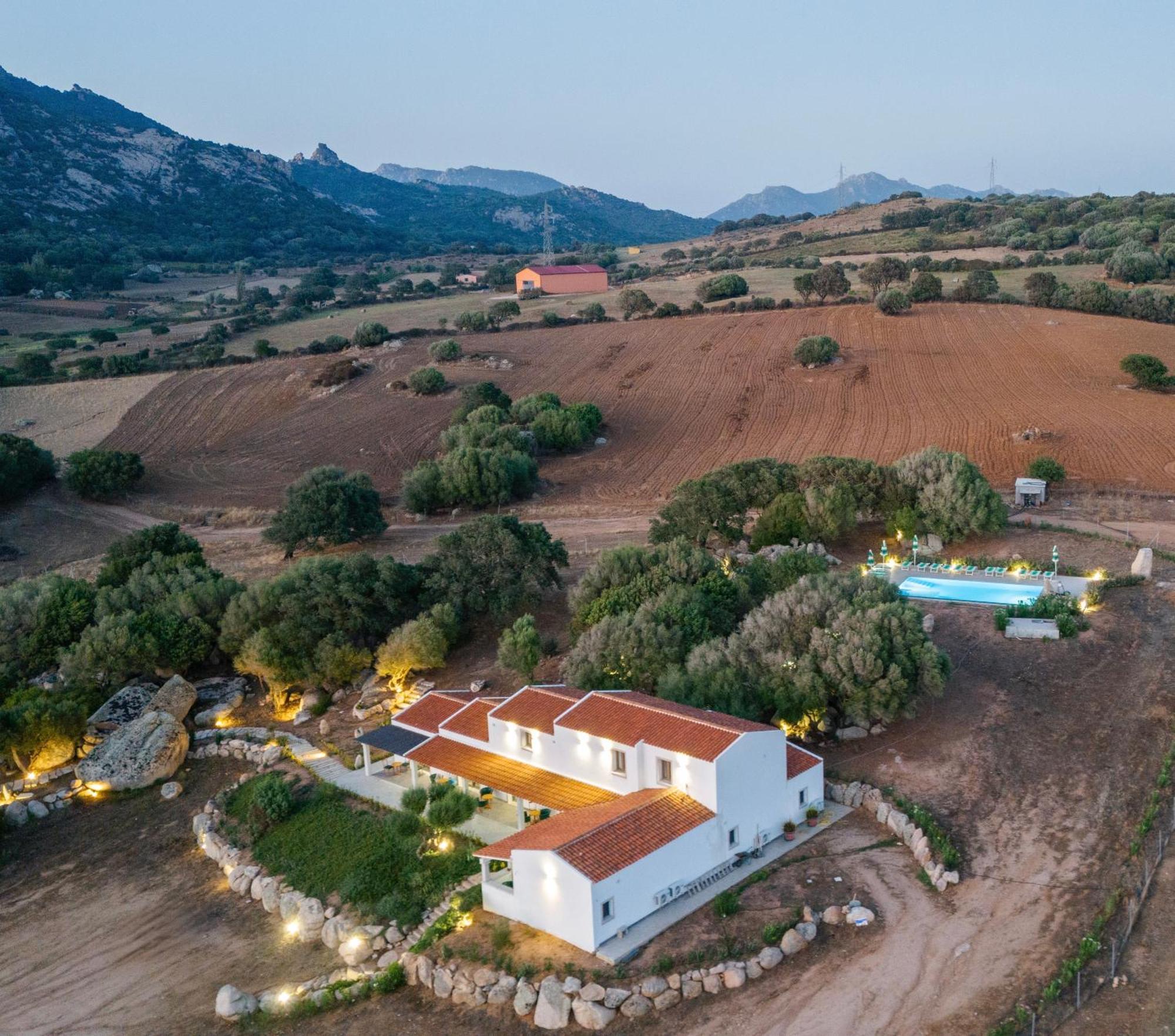 Agriturismo Bed And Breakfast Tanca Taroni 텔티 외부 사진