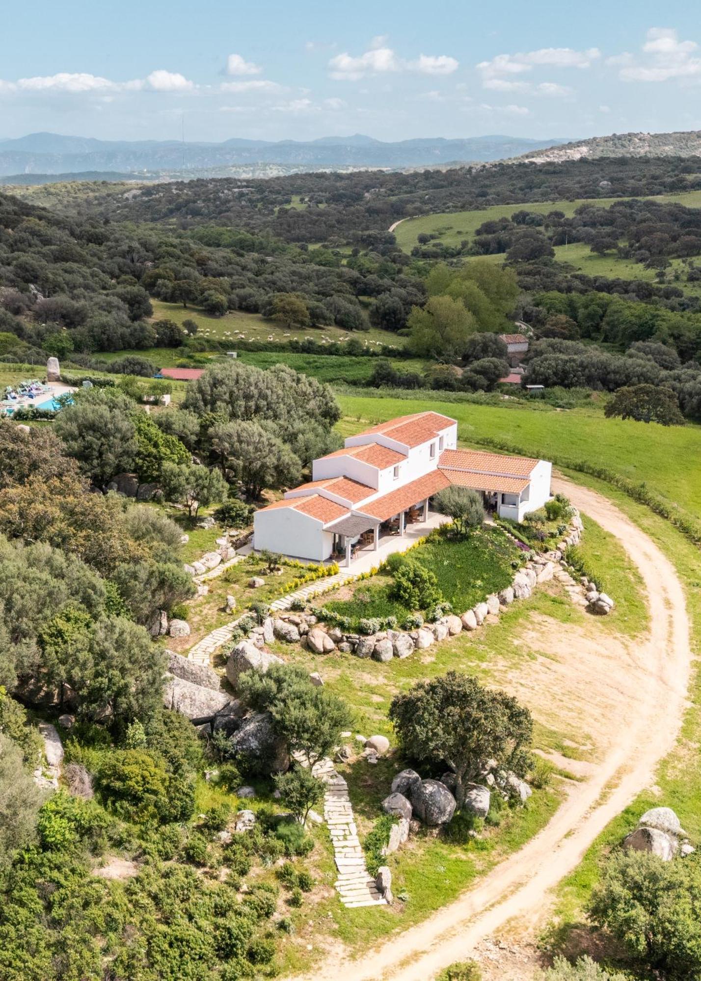Agriturismo Bed And Breakfast Tanca Taroni 텔티 외부 사진